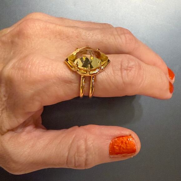 Stella & Dot Canary Arabesque Adjustable Ring Stella & Dot - Picture 4 of 8